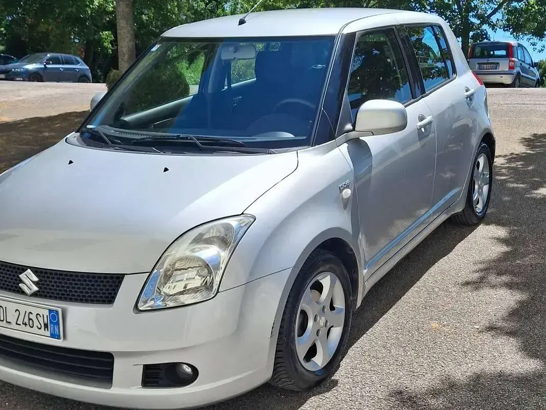 Usata Suzuki Swift GL 69 CV (50 kW) 2007 Argento Utilitaria