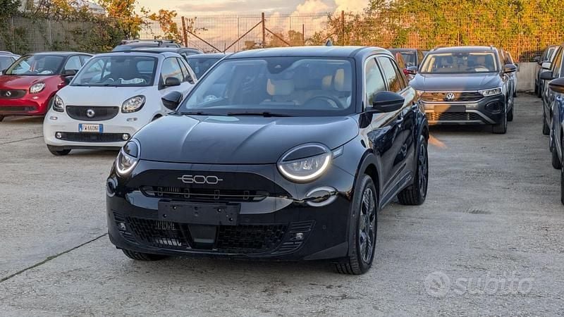 Usata Fiat 600 La Prima 101 CV (74 kW) 2024 Nero SUV