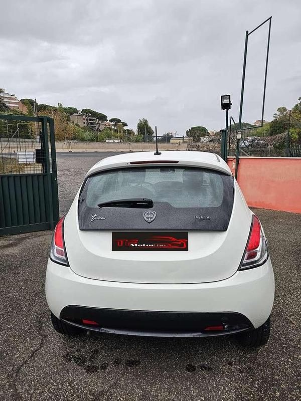 Usata Lancia Ypsilon Silver 69 CV (50 kW) 2022 Bianco Utilitaria