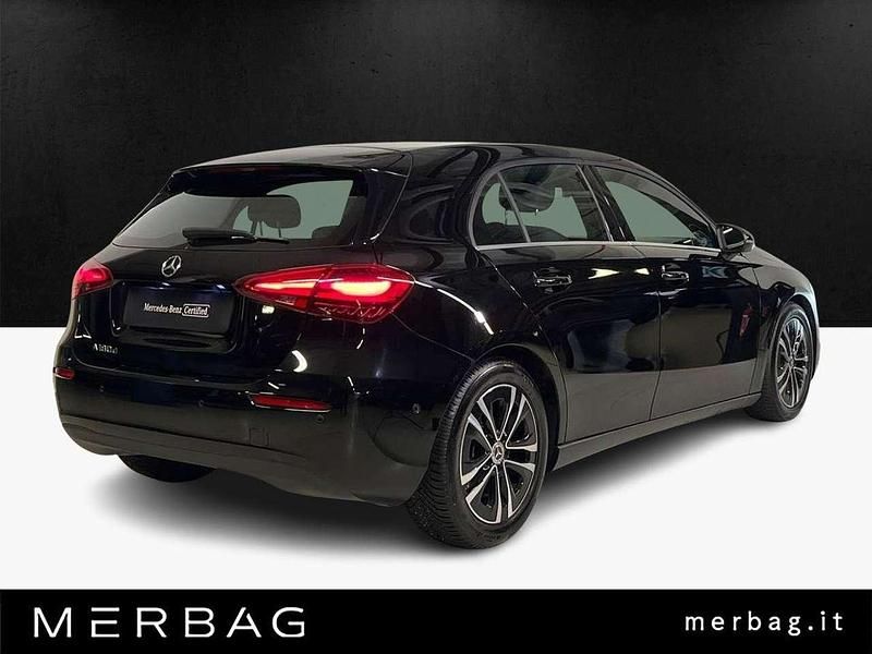 Usata Mercedes A180 Advanced 116 CV (85 kW) 2023 Nero Utilitaria