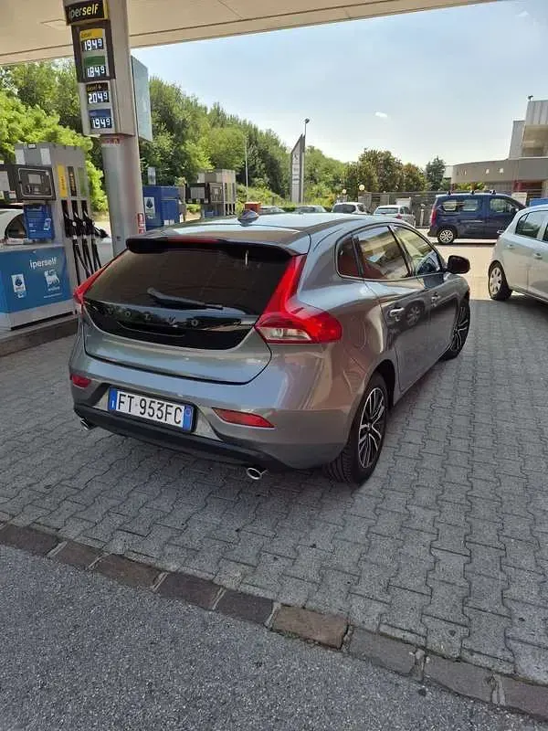Usata Volvo V40 120 CV (88 kW) 2018 Berlina