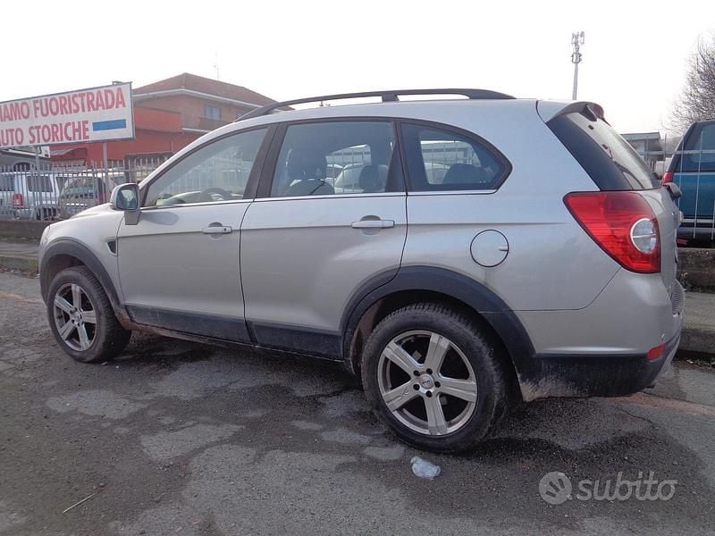 Usata Chevrolet Captiva LT 150 CV (110 kW) 2006 Grigio SUV