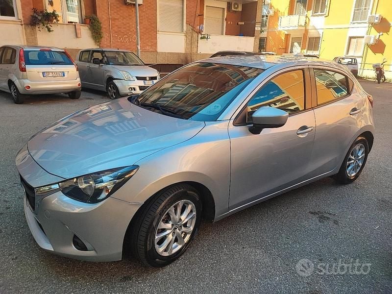 Usata Mazda 2 105 CV (77 kW) 2017 Grigio Berlina