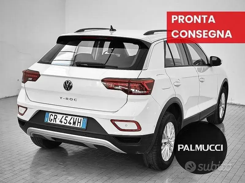 Usata VW T-Roc Life 150 CV (110 kW) 2023 Bianco SUV