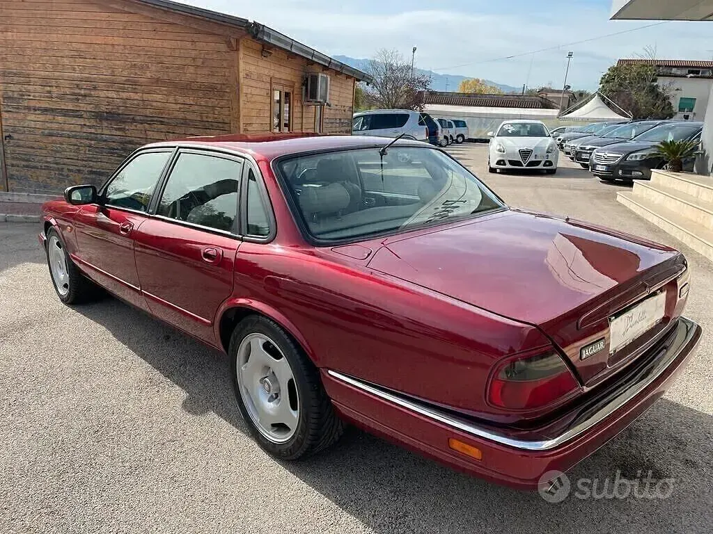 Usata Jaguar XJR 325 CV (239 kW) 1995 Rosso Berlina