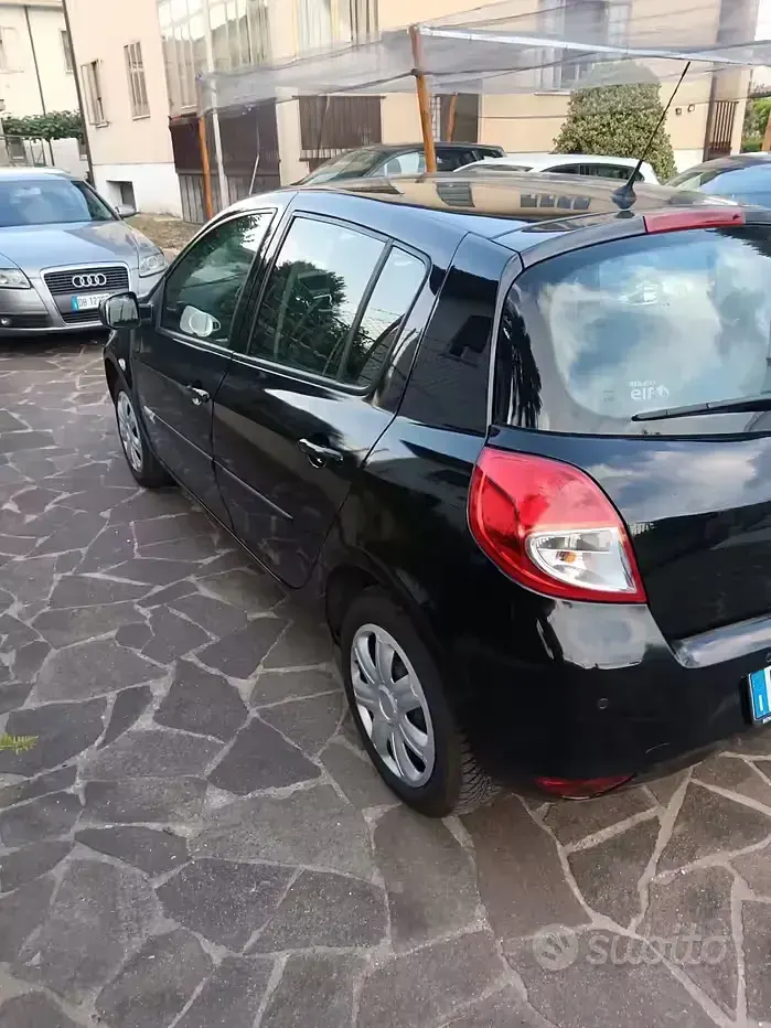 Usata Renault Clio IV Dynamique 75 CV (55 kW) 2012 Nero Berlina