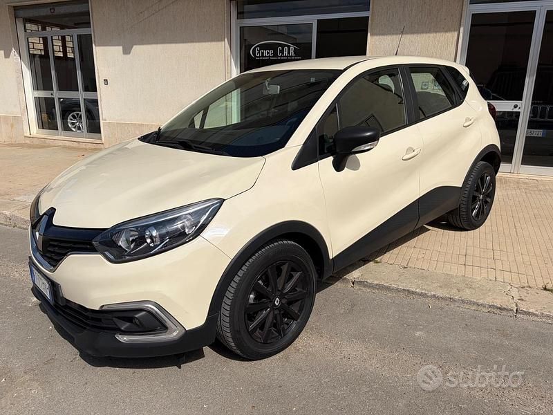 Usata Renault Captur 90 CV (66 kW) 2018 Beige SUV