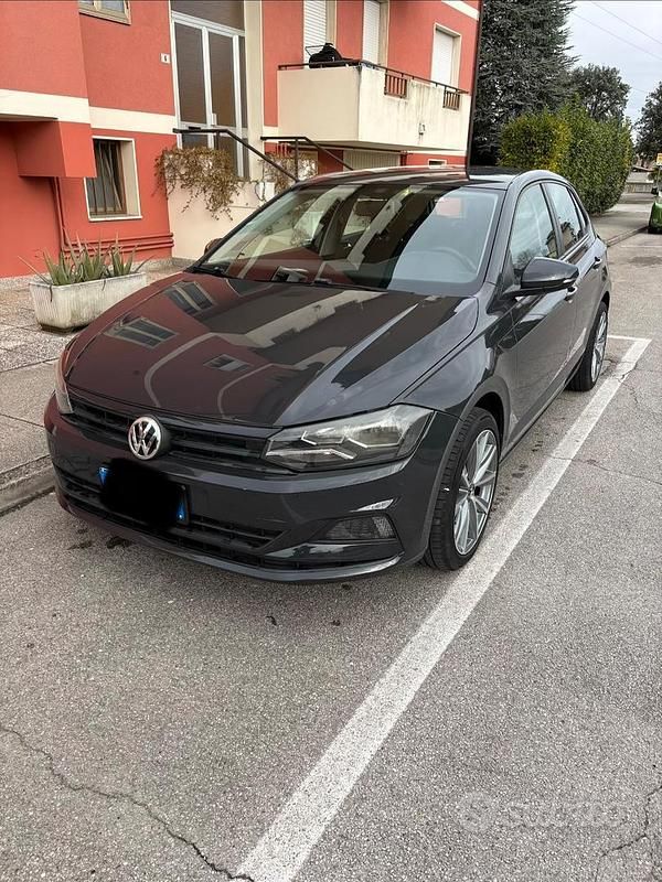 Usata VW Polo 60 CV (44 kW) 2018 Grigio Berlina