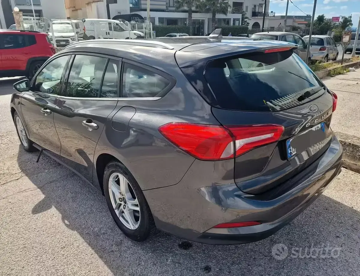 Usata Ford Focus 120 CV (88 kW) 2022 Grigio Station wagon