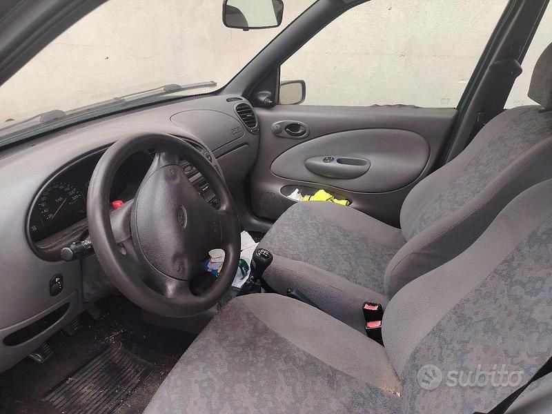 Usata Ford Fiesta Studio 1999 Verde Utilitaria