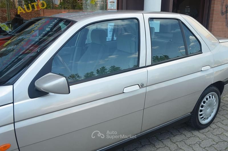 Usata Alfa Romeo 155 Super 150 CV (110 kW) 1996 Oro Berlina