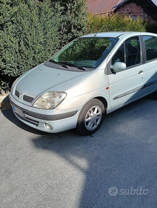 Usata Renault Scénic 102 CV (75 kW) 2000 Monovolume