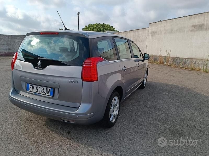 Usata Peugeot 5008 2014 Grigio Monovolume
