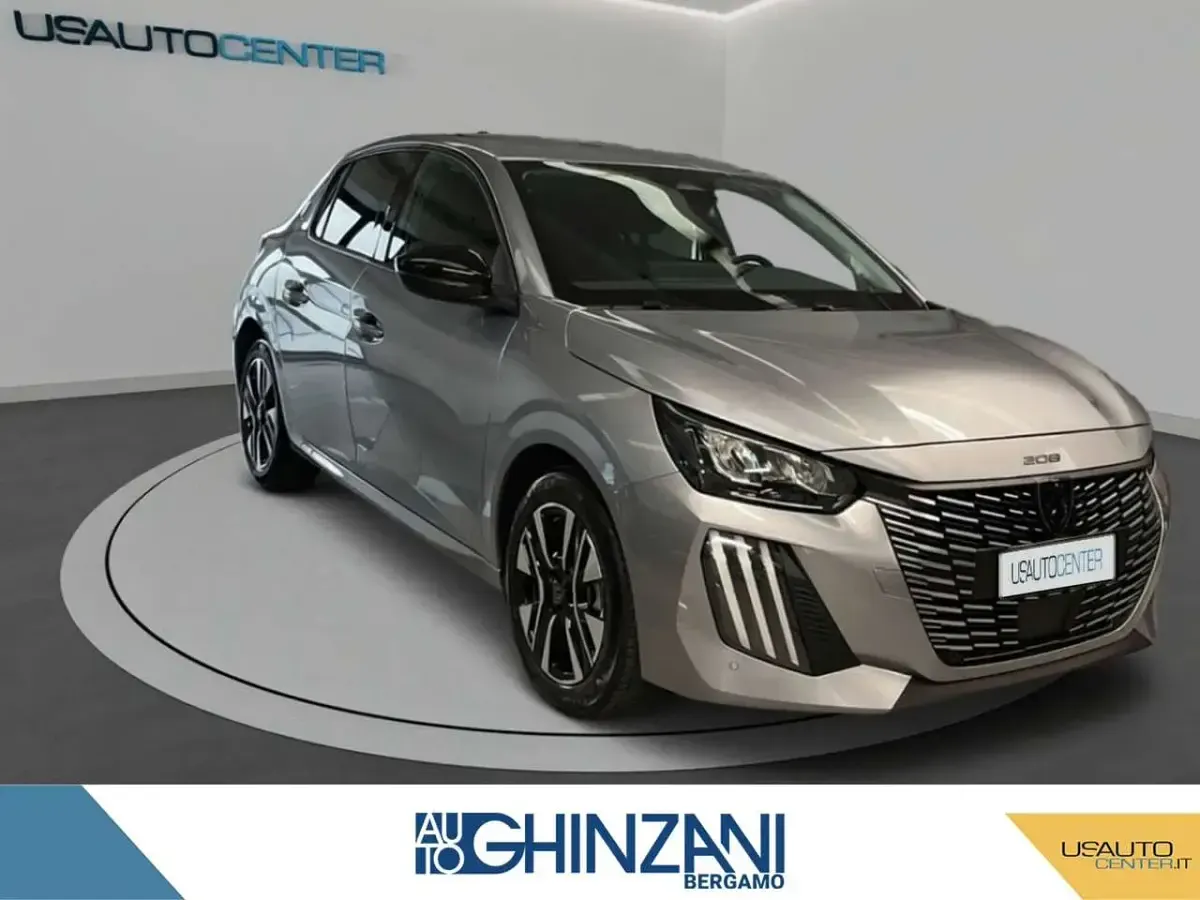 Usata Peugeot 208 Allure 102 CV (75 kW) 2025 Grigio Utilitaria