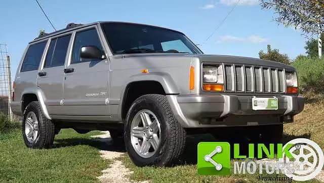 Usata Jeep Cherokee 116 CV (85 kW) 2000 Grigio SUV