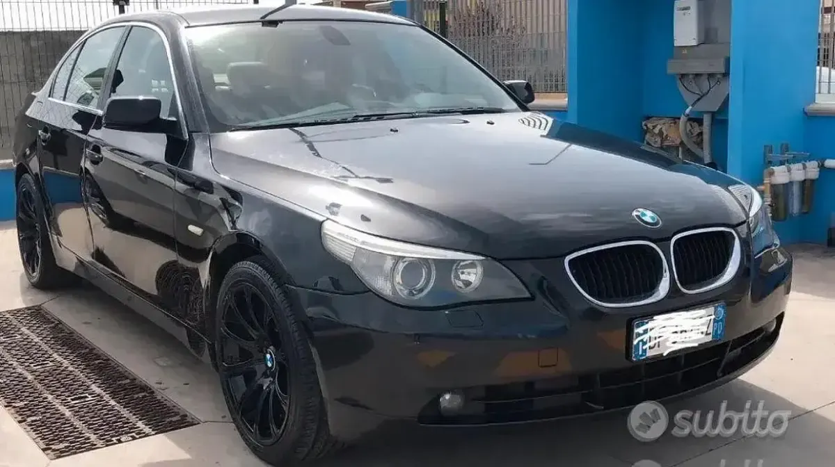 Usata BMW 520 177 CV (130 kW) 2007 Nero Utilitaria