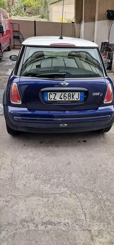 Usata Mini One D 88 CV (64 kW) 2006 Viola Utilitaria