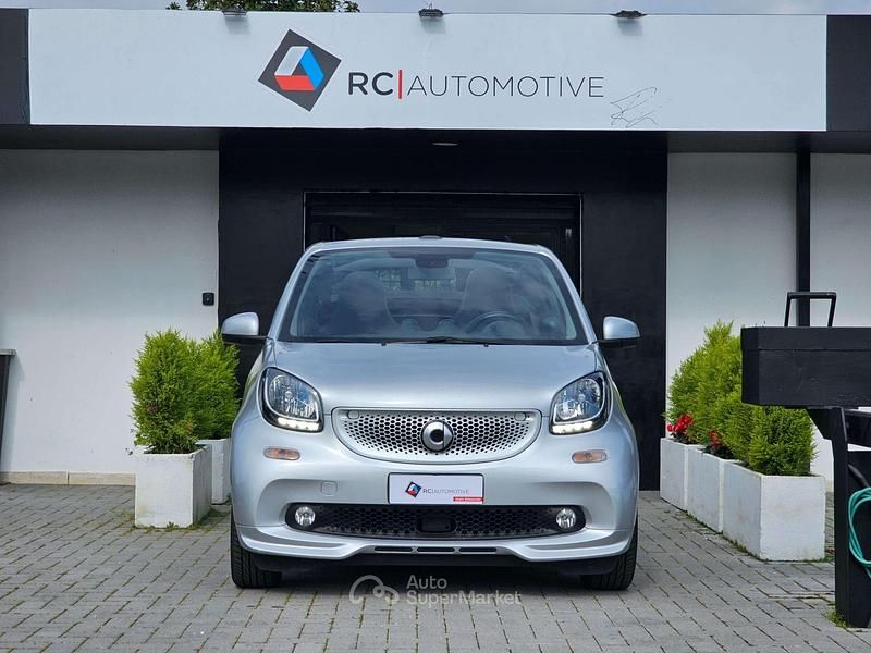 Usata Smart ForTwo Cabrio Passion 71 CV (52 kW) 2019 Cool silver metallizzato Cabrio
