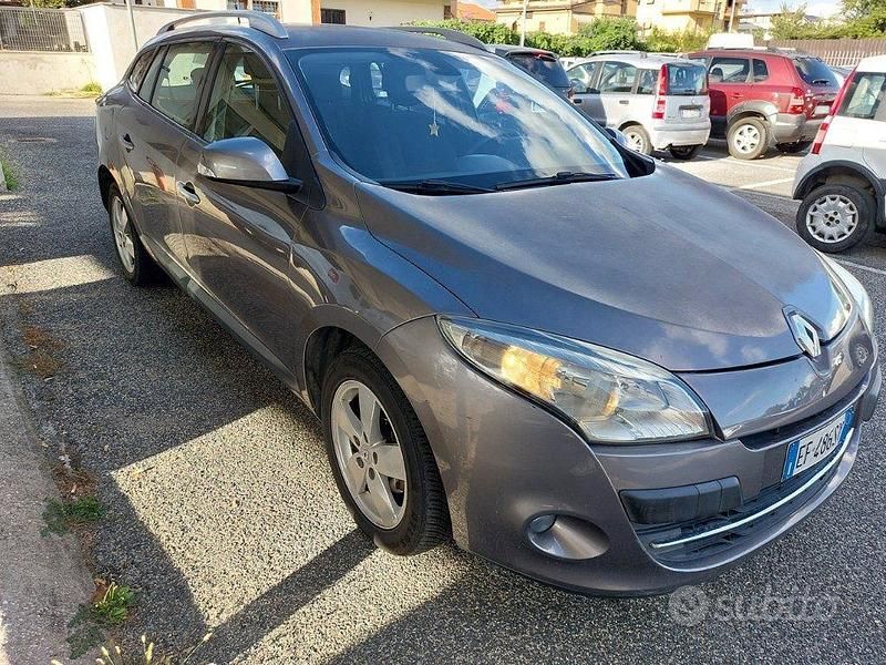 Usata Renault Mégane GrandTour 110 CV (80 kW) 2011 Grigio scuro Station wagon