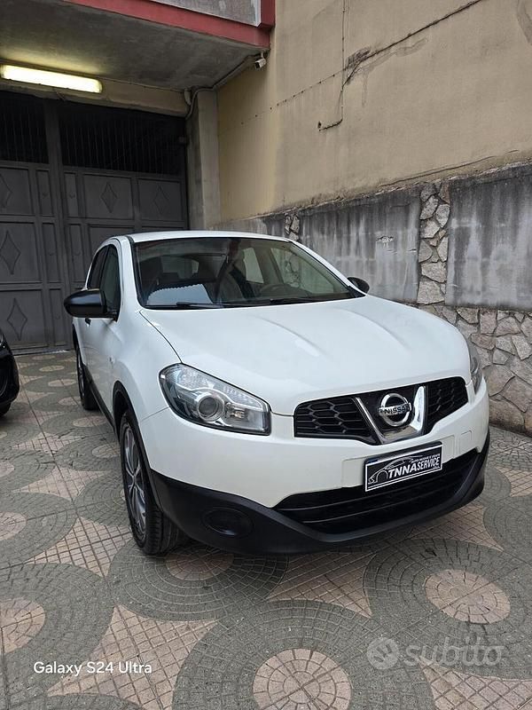 Usata Nissan Qashqai Acenta 118 CV (86 kW) 2013 Bianco SUV