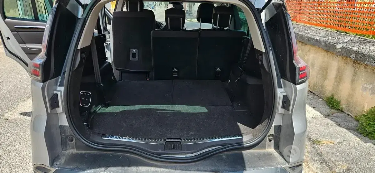 Usata Renault Espace Intens 160 CV (117 kW) 2016 Grigio Monovolume