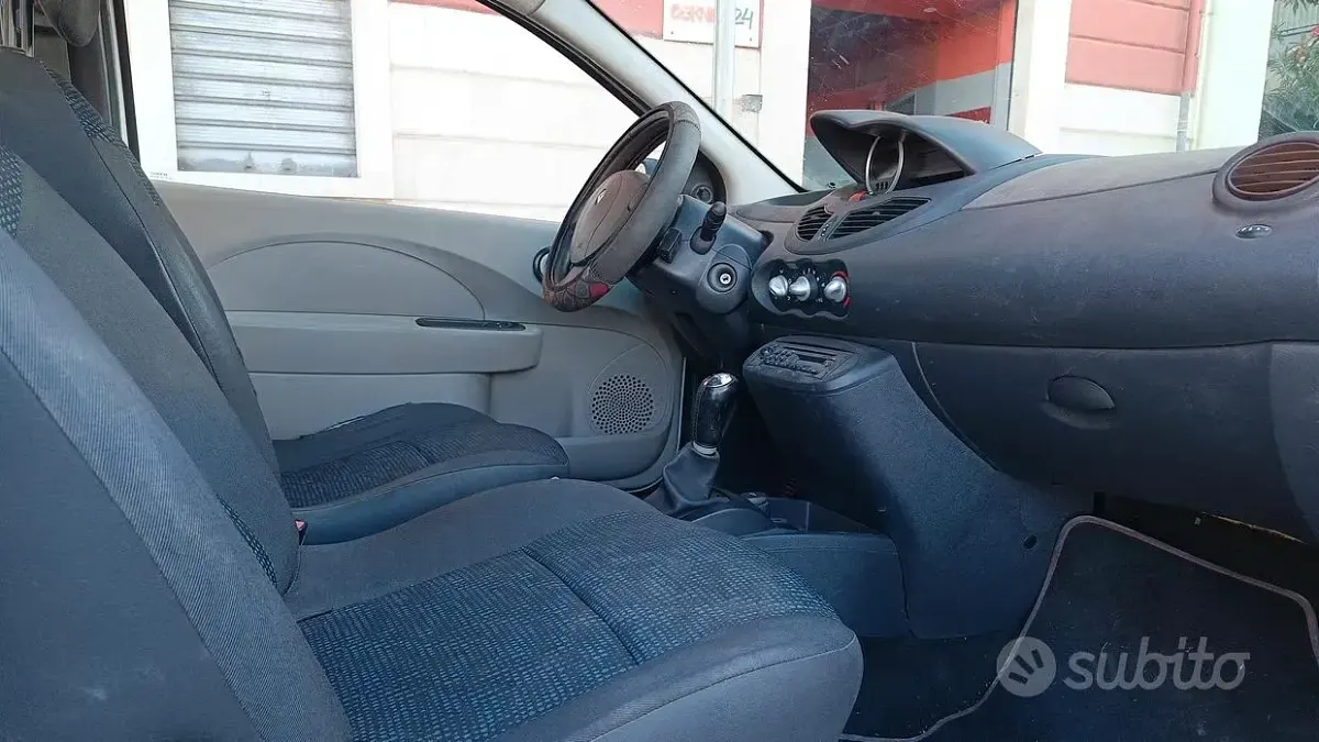 Usata Renault Twingo 75 CV (55 kW) 2011 Bianco Utilitaria