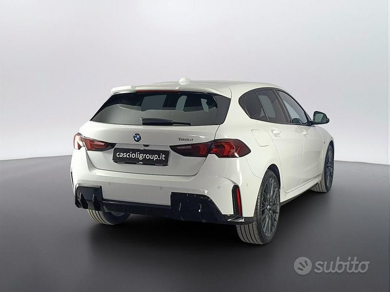 Usata BMW 120 M Sport 163 CV (119 kW) 2025 Alpinweiss iii pastello Utilitaria