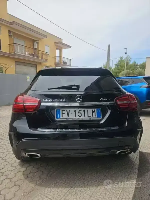 Usata Mercedes GLA200 Premium 136 CV (100 kW) 2019 Nero SUV