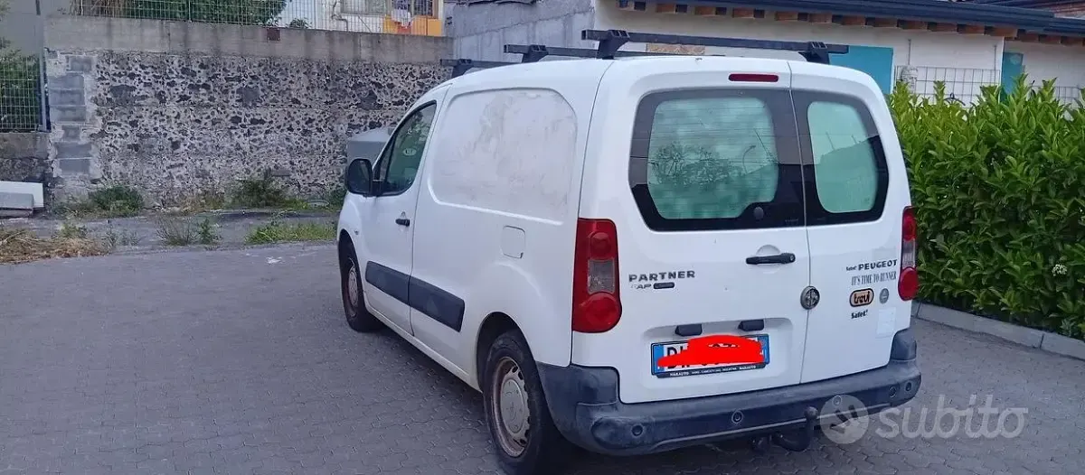 Usata Peugeot Partner 90 CV (66 kW) 2009 Bianco Monovolume