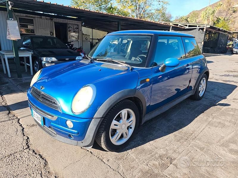Usata Mini Cooper D 88 CV (64 kW) 2006 Blu Utilitaria