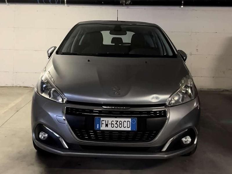 Begagnad Peugeot 208 Active 83 HK (61 kW) 2019 Silver Halvkombi