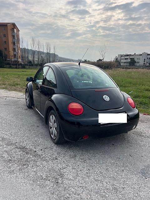 Usata VW New Beetle 101 CV (74 kW) 2000 Nero Utilitaria