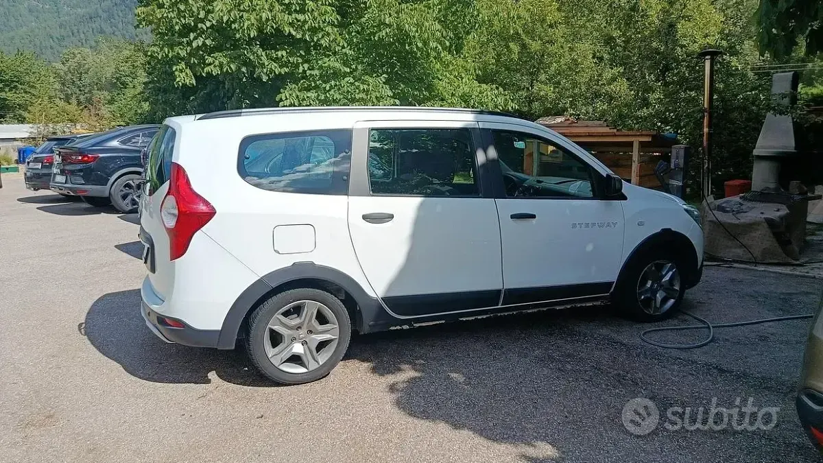 Usata Dacia Lodgy Stepway 116 CV (85 kW) 2021 Bianco Monovolume