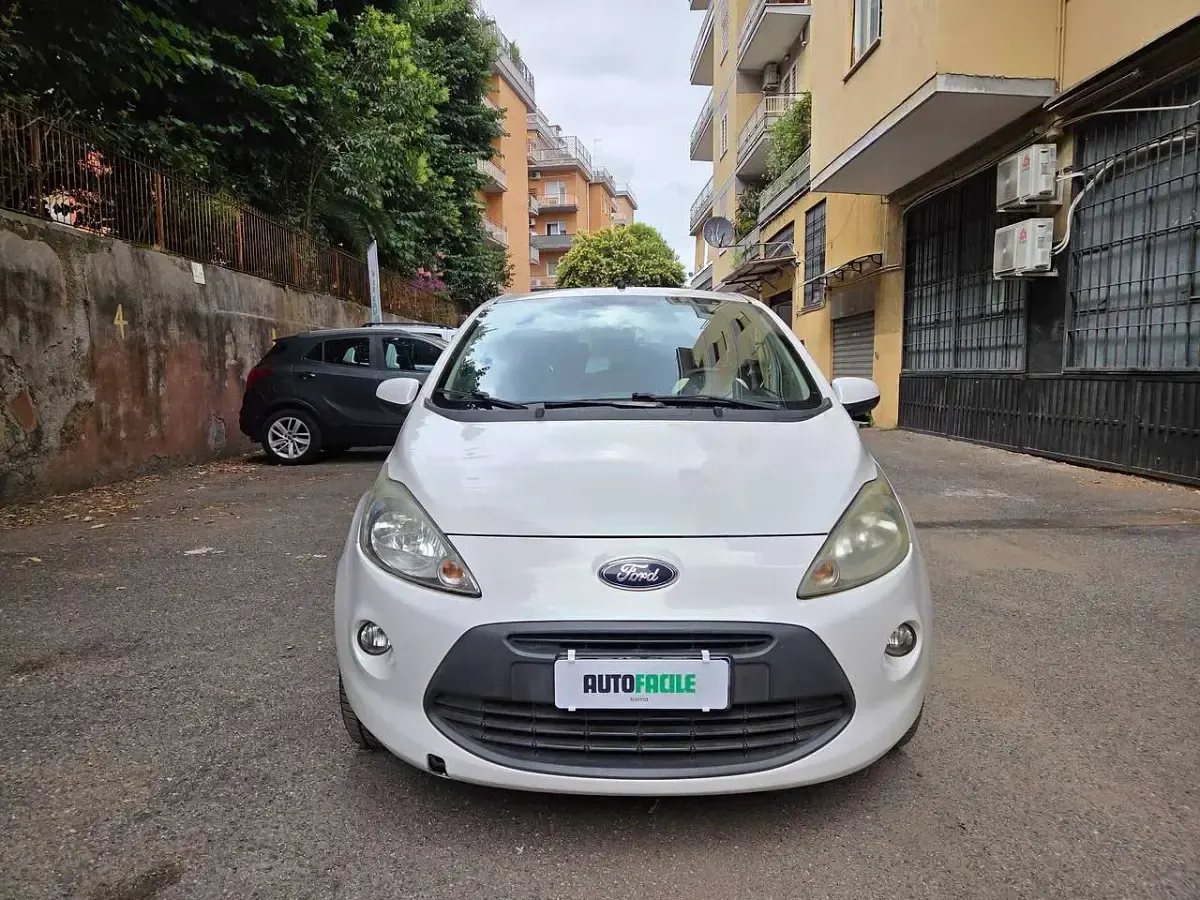 Usata Ford Ka Titanium 75 CV (55 kW) 2011 Bianco Utilitaria