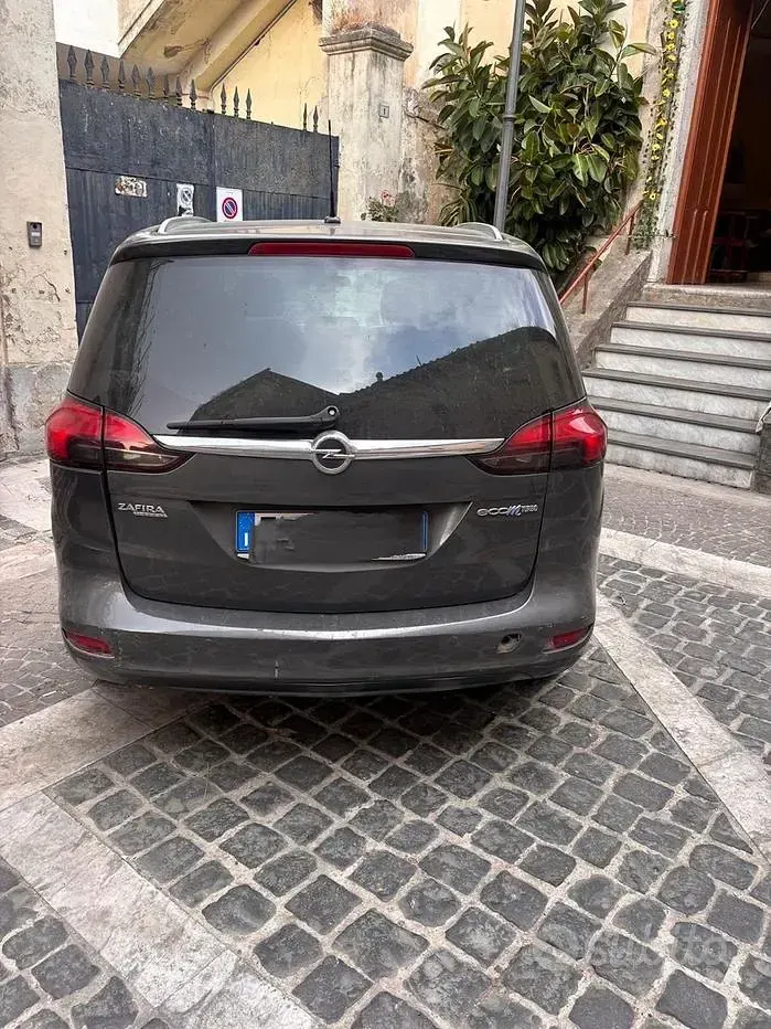 Usata Opel Zafira Tourer 97 CV (71 kW) 2012 Marrone Monovolume