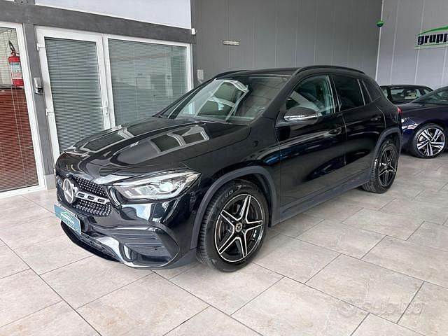 Usata Mercedes GLA180 Premium 116 CV (85 kW) 2022 Nero SUV