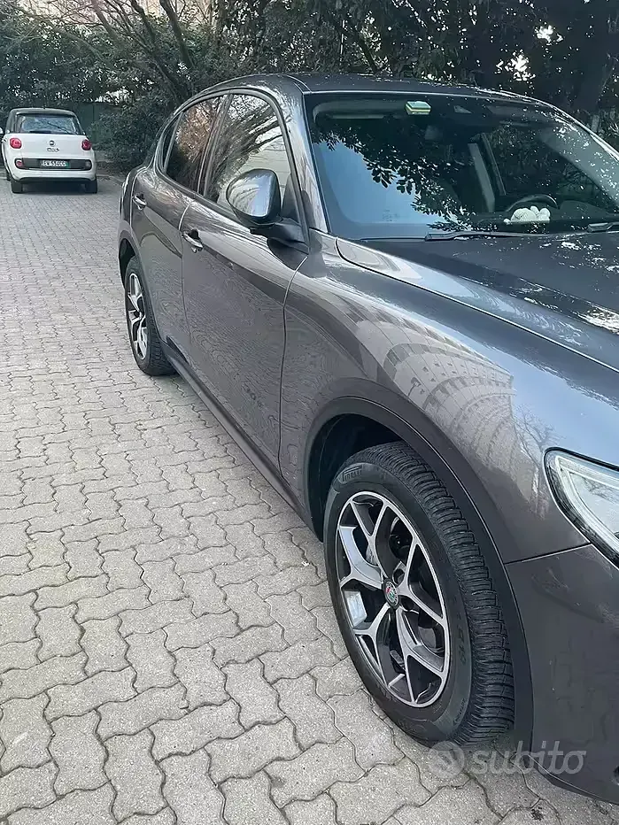 Usata Alfa Romeo Stelvio 190 CV (139 kW) 2019 Grigio SUV