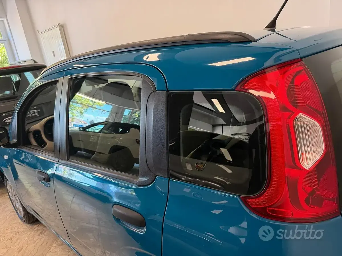 Usata Fiat Panda Lounge 69 CV (50 kW) 2013 Blu Utilitaria