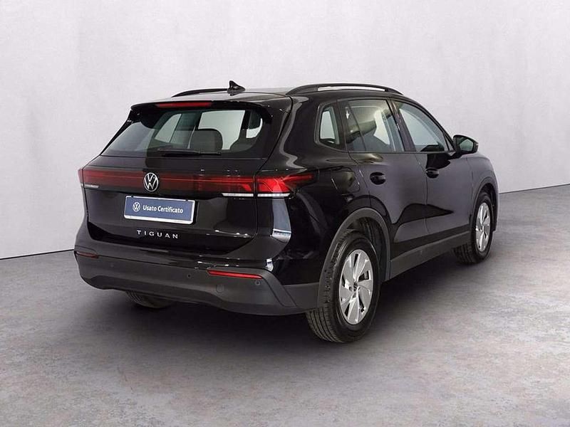 Usata VW Tiguan Life 150 CV (110 kW) 2024 Deep black perlato SUV