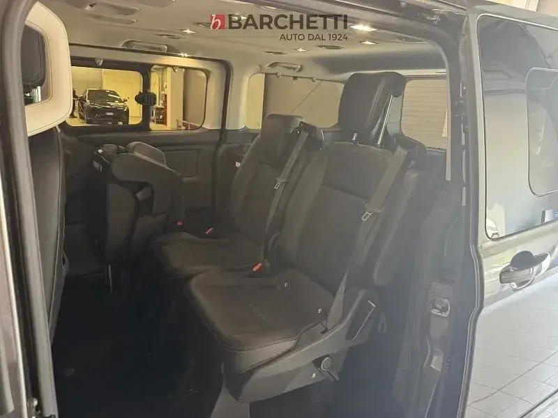 Usata Ford Tourneo Custom Sport 170 CV (125 kW) 2023 Grigio scuro Furgone