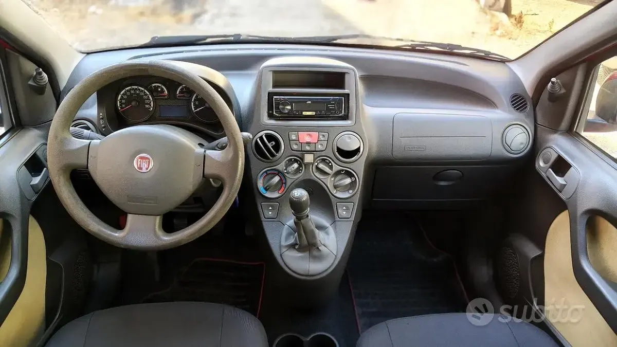 Usata Fiat Panda Dynamic 60 CV (44 kW) 2010 Rosso Utilitaria