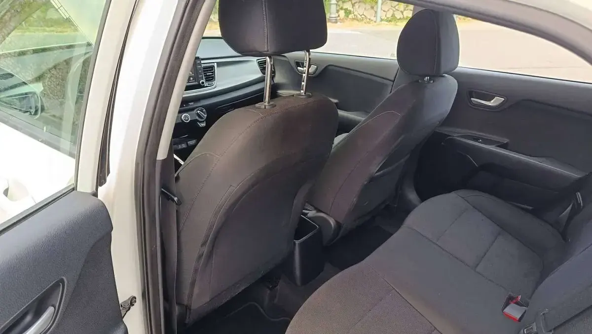 Usata Kia Rio 84 CV (61 kW) 2019 Bianco Berlina