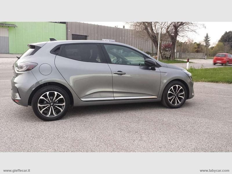 Usata Renault Clio V Techno 90 CV (66 kW) 2025 Grigio Berlina