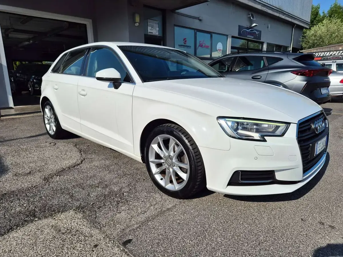 Usata Audi A3 Design 110 CV (80 kW) 2016 Bianco Berlina