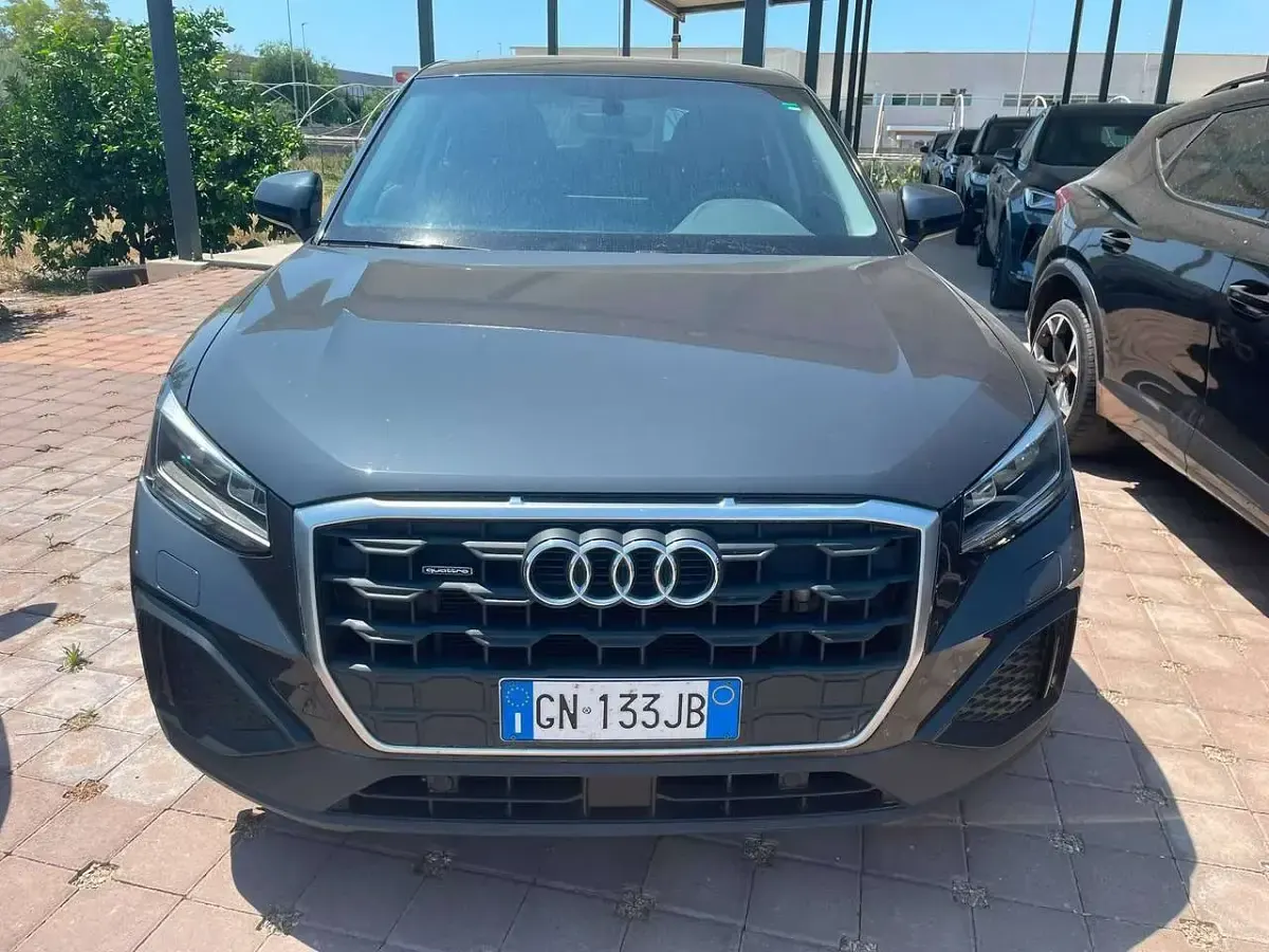 Usata Audi Q2 Business 150 CV (110 kW) 2023 Grigio SUV