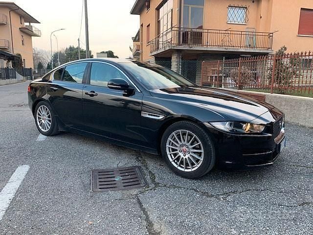 Usata Jaguar XE 163 CV (119 kW) 2014 Nero Berlina