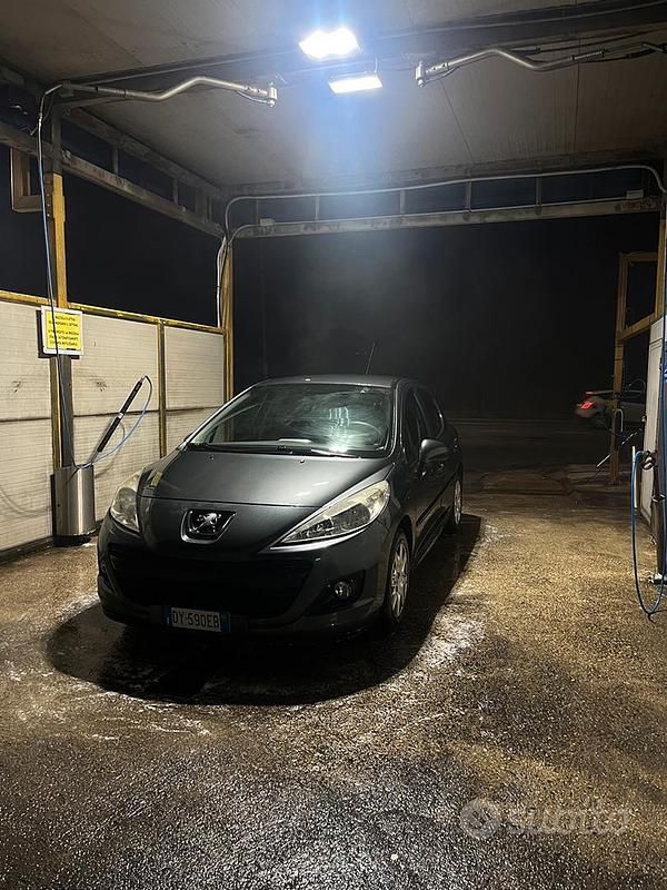Usata Peugeot 207 88 CV (64 kW) 2009 Grigio Utilitaria