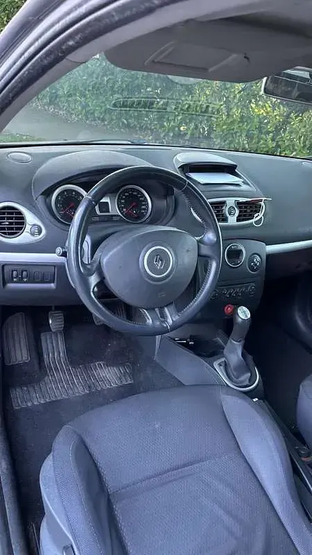 Usata Renault Clio II 90 CV (66 kW) 2006 Berlina