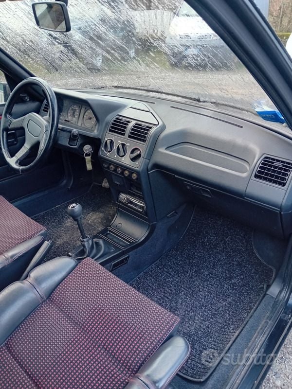 Nero Usata 1994 Peugeot 205 | 8500 € - Immagine 1/4