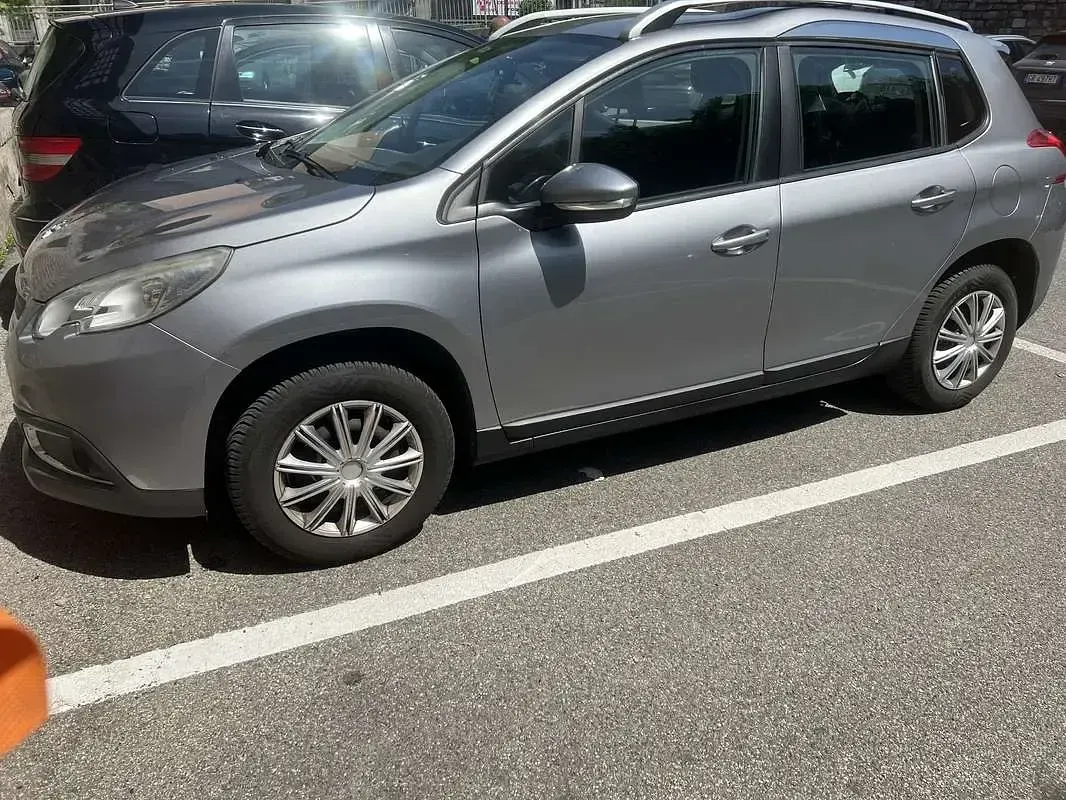 Usata Peugeot 2008 Access 82 CV (60 kW) 2015 Argento SUV